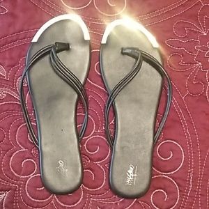 Mossimo black sandals with gold toe accent